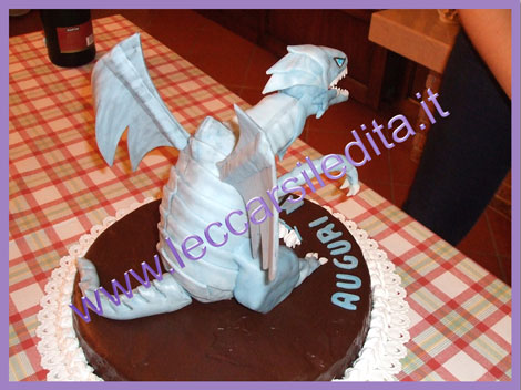 Torta Drago Bianco Occhi Blu